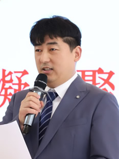 �������